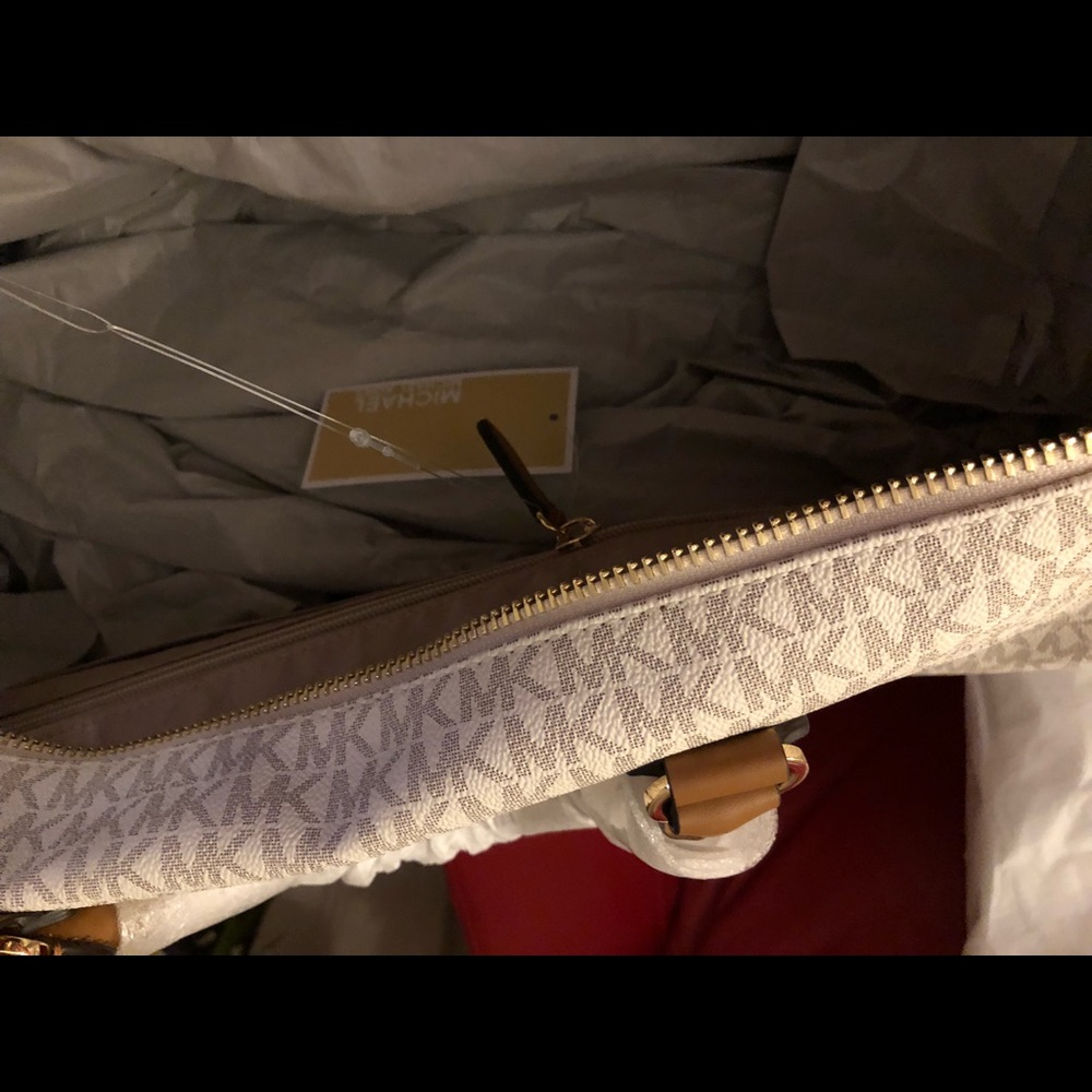 MICHAEL KORS  Vanilla/ Acorn weekend / travel bag - Picture 6 of 6